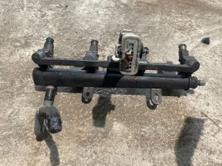 bontott PEUGEOT 206 Porlasztó Sor / Híd