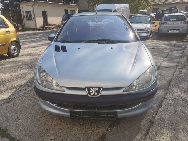 bontott PEUGEOT 206 Bal első Csonkállvány Kerékaggyal