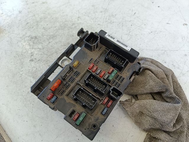 bontott PEUGEOT 206 Biztosítéktábla Motortér