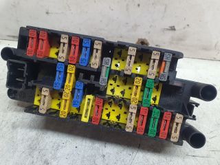 bontott PEUGEOT 206 Biztosítéktábla Motortér