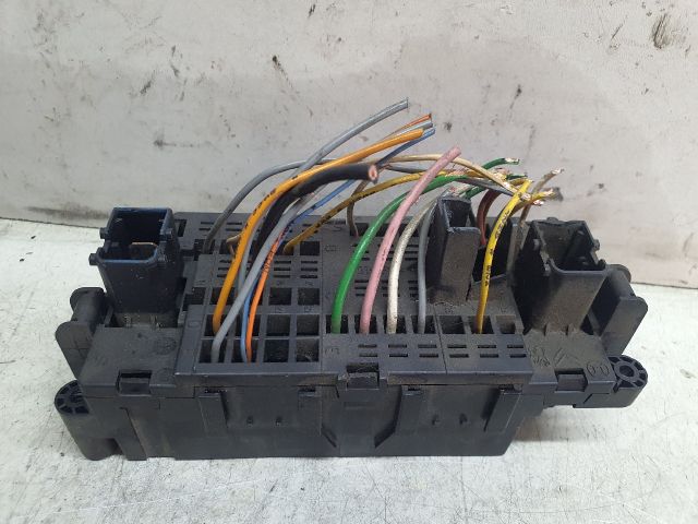 bontott PEUGEOT 206 Biztosítéktábla Motortér