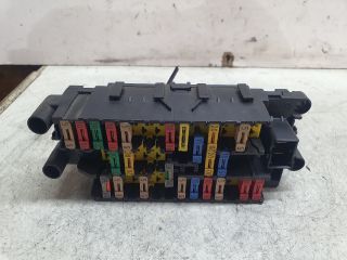 bontott PEUGEOT 206 Biztosítéktábla Motortér