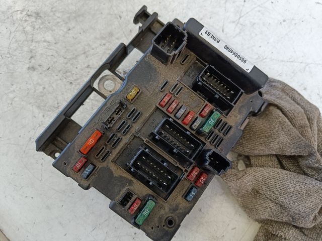 bontott PEUGEOT 206 Biztosítéktábla Motortér