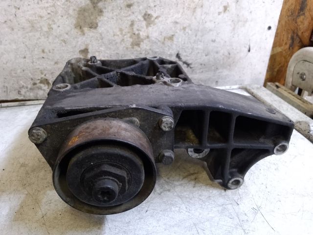 bontott PEUGEOT 206 Generátor Tartó Bak