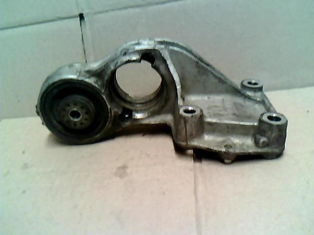 bontott PEUGEOT 206 Motor Tartó Bak (Fém)