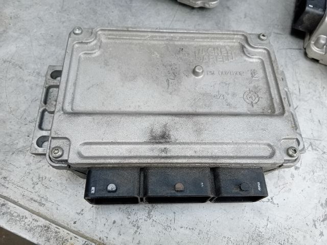 bontott PEUGEOT 206 Motorvezérlő