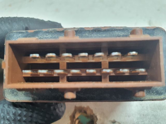 bontott PEUGEOT 206 Üzemanyag Szivattyú Relé