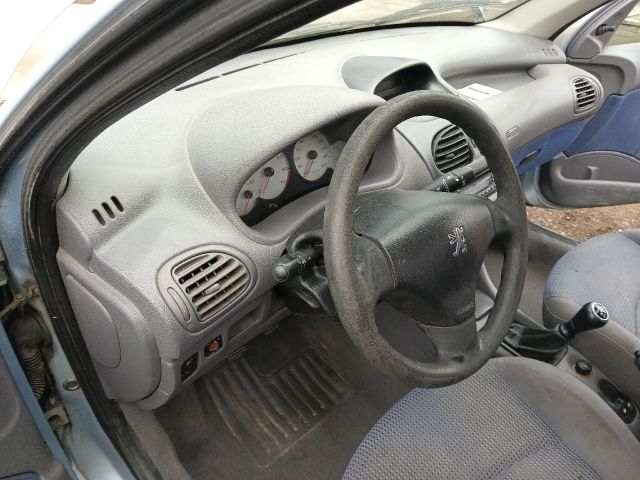 bontott PEUGEOT 206 Bal első Csonkállvány Kerékaggyal