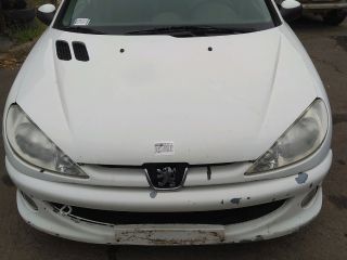 bontott PEUGEOT 206 Bal első Csonkállvány Kerékaggyal