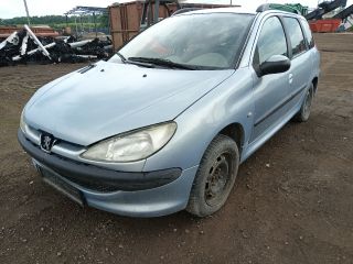 bontott PEUGEOT 206 Bal első Csonkállvány Kerékaggyal