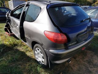 bontott PEUGEOT 206 Bal első Csonkállvány Kerékaggyal