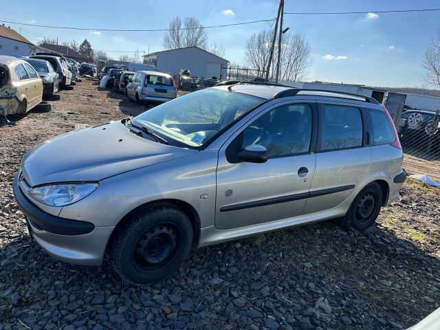 bontott PEUGEOT 206 Bal első Féknyereg Munkahengerrel