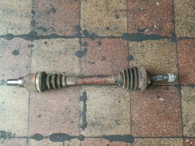 bontott PEUGEOT 206 Bal Féltengely