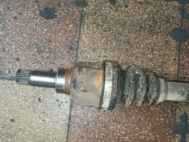 bontott PEUGEOT 206 Bal Féltengely