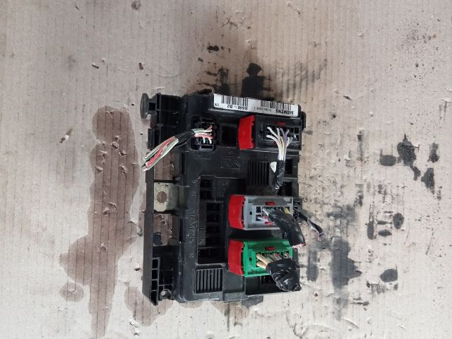 bontott PEUGEOT 206 Biztosítéktábla Motortér