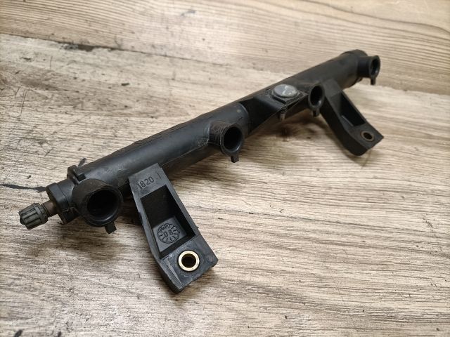 bontott PEUGEOT 206 Porlasztó Sor / Híd