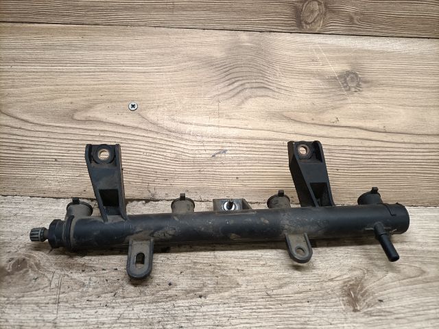 bontott PEUGEOT 206 Porlasztó Sor / Híd