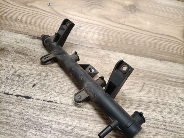 bontott PEUGEOT 206 Porlasztó Sor / Híd