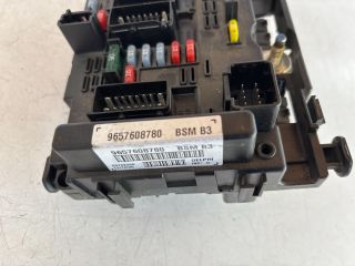 bontott PEUGEOT 206 Biztosítéktábla Motortér