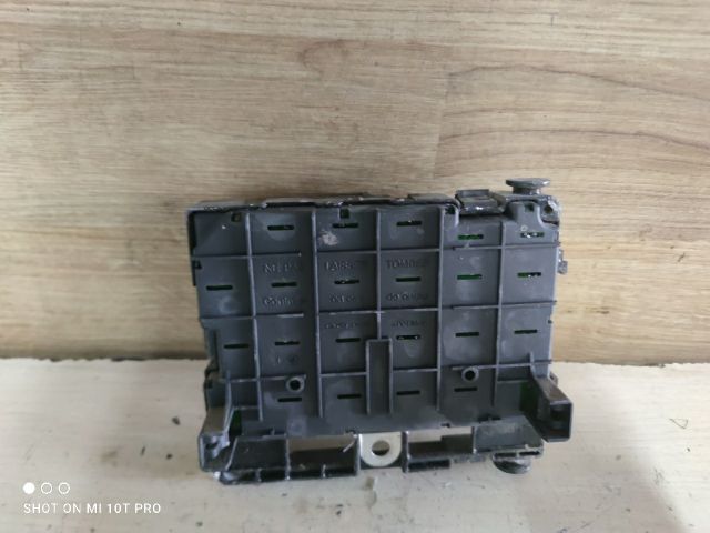 bontott PEUGEOT 206 Biztosítéktábla Motortér