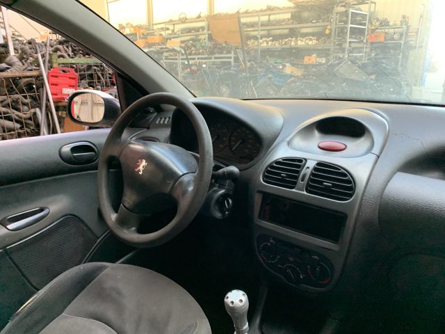 bontott PEUGEOT 206 Hengerfej