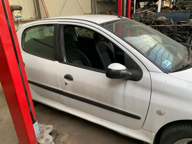 bontott PEUGEOT 206 Kiegyenlítő Tartály