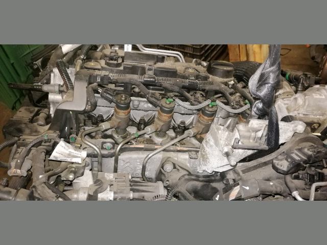 bontott PEUGEOT 206 Motor (Fűzött blokk hengerfejjel)