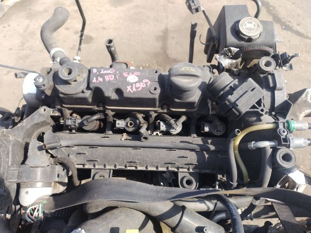 bontott PEUGEOT 206 Motor (Fűzött blokk hengerfejjel)