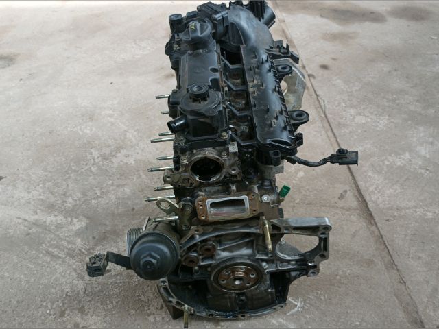 bontott PEUGEOT 206 Motor (Fűzött blokk hengerfejjel)