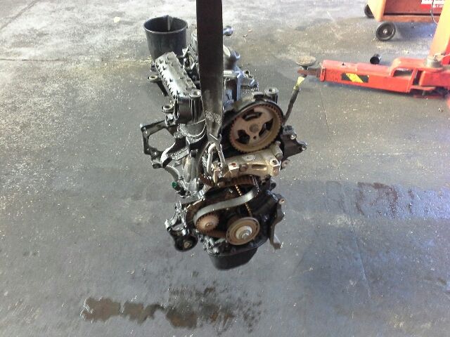 bontott PEUGEOT 206 Motor (Fűzött blokk hengerfejjel)