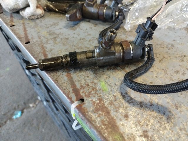 bontott PEUGEOT 206 Porlasztó (1 db)