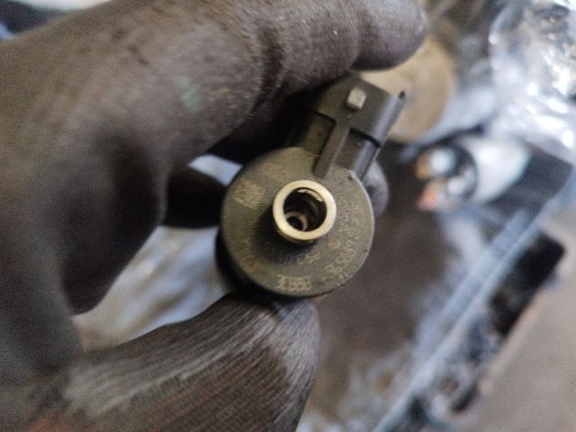 bontott PEUGEOT 206 Porlasztó (1 db)