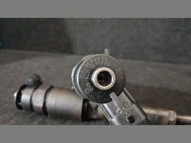 bontott PEUGEOT 206 Porlasztó (1 db)