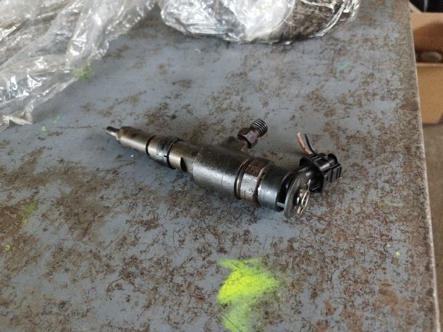 bontott PEUGEOT 206 Porlasztó (1 db)