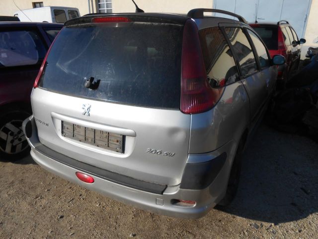 bontott PEUGEOT 206 Első Bölcső