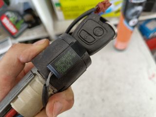 bontott PEUGEOT 206 Gyújtáskapcsoló Házzal