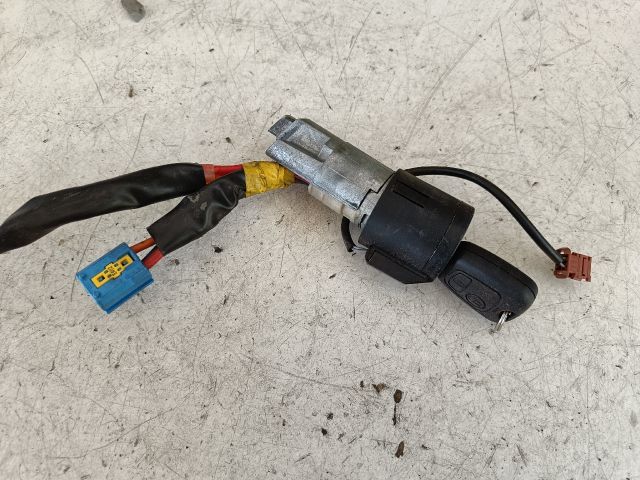 bontott PEUGEOT 206 Gyújtáskapcsoló Házzal