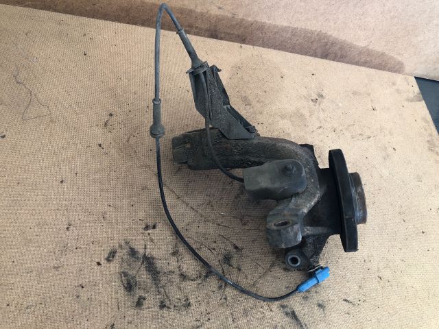 bontott PEUGEOT 206 Jobb első Csonkállvány Kerékaggyal