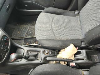 bontott PEUGEOT 206 Jobb első Csonkállvány Kerékaggyal