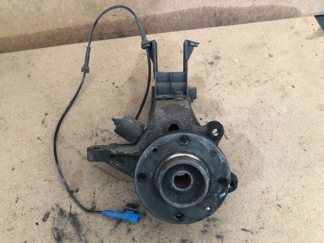 bontott PEUGEOT 206 Jobb első Csonkállvány Kerékaggyal