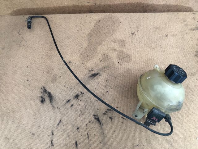 bontott PEUGEOT 206 Kiegyenlítő Tartály