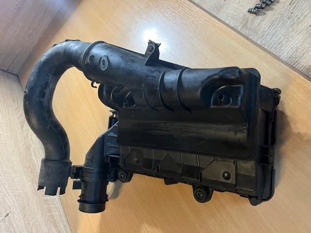 bontott PEUGEOT 206 Légszűrő Ház