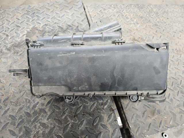 bontott PEUGEOT 206 Légszűrő Ház