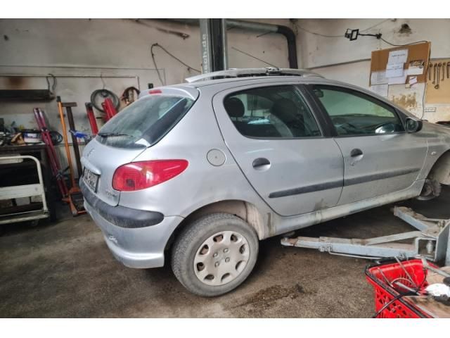 bontott PEUGEOT 206 Légszűrő Ház