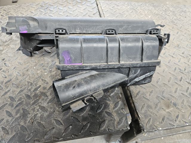 bontott PEUGEOT 206 Légszűrő Ház