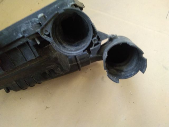 bontott PEUGEOT 206 Légszűrő Ház