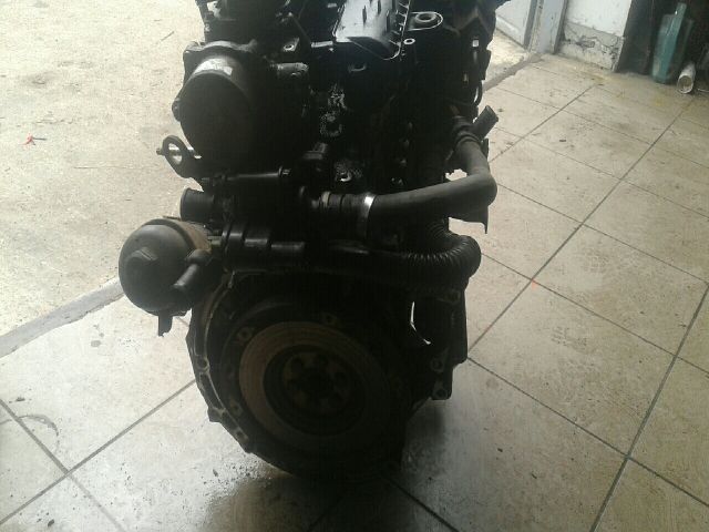 bontott PEUGEOT 206 Motor (Fűzött blokk hengerfejjel)