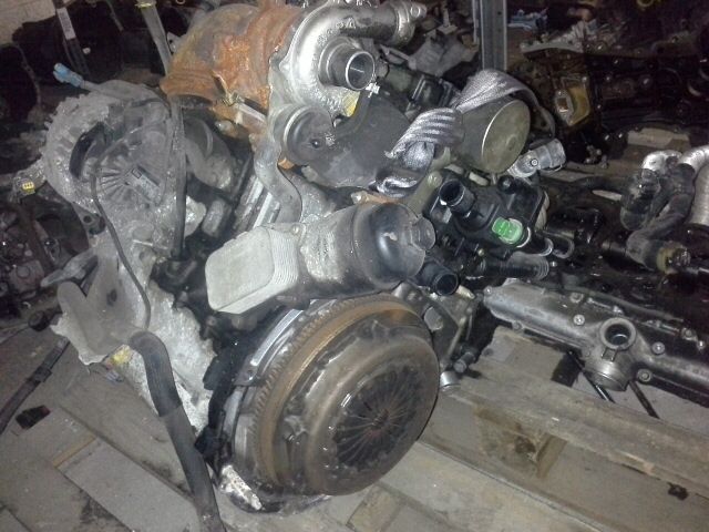 bontott PEUGEOT 206 Motor (Fűzött blokk hengerfejjel)