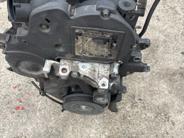 bontott PEUGEOT 206 Motor (Fűzött blokk hengerfejjel)