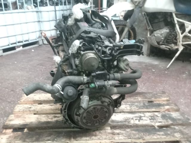 bontott PEUGEOT 206 Motor (Fűzött blokk hengerfejjel)